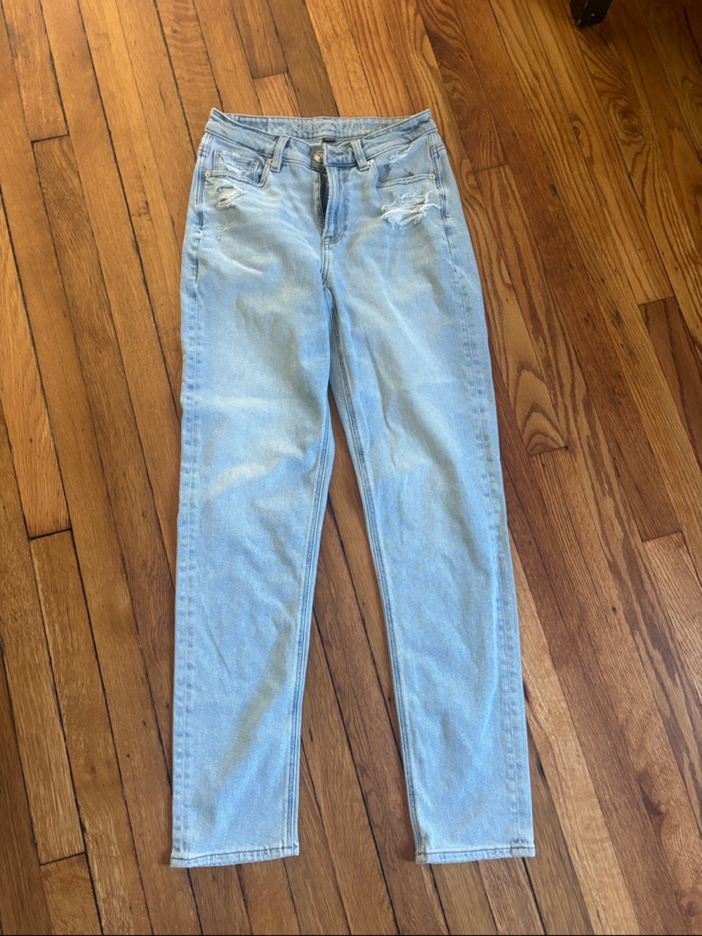 American Eagle Outfitters Light Wash Mom Jeans